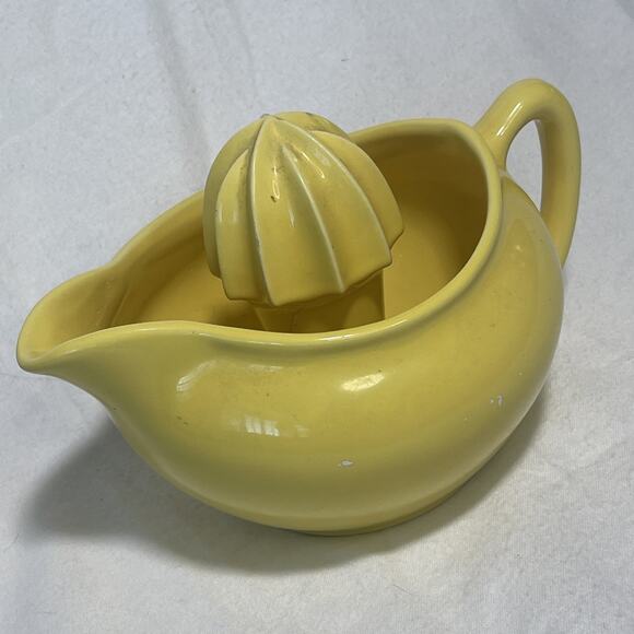 Vintage Ceramic Hand Juicer Pitcher Buttercream Yellow Unknown Maker - Picture 1 of 5